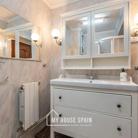 Myhousespain - Amplio Piso Cerca Del Centro Хіхон